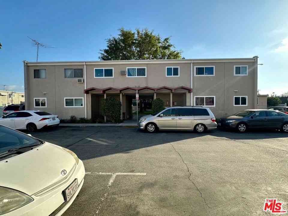Condo For Sale - 7133 Coldwater Canyon Avenue #14<br/> North Hollywood, CA 91605