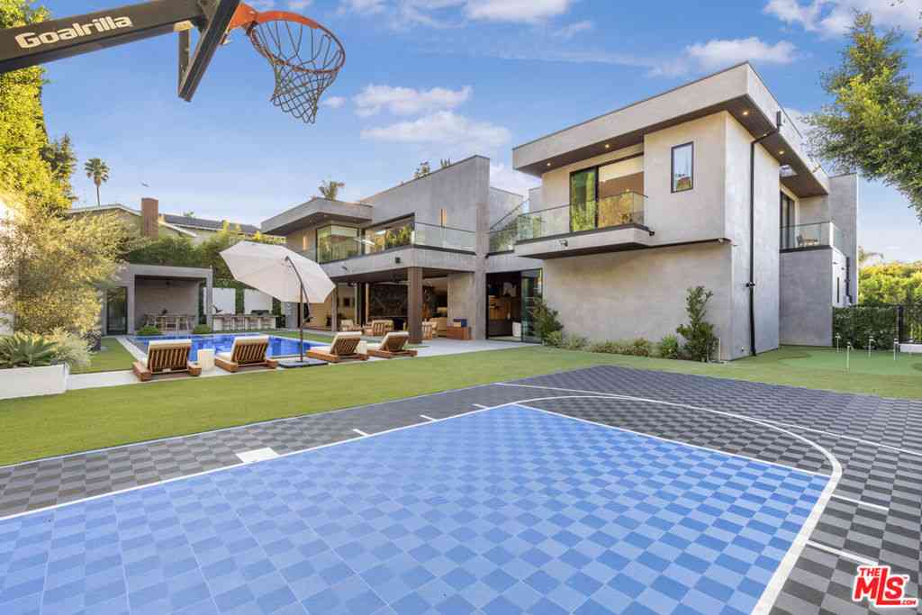 Homes For Rent - 4246 Levitt Lane<br/> Sherman Oaks, CA 91403