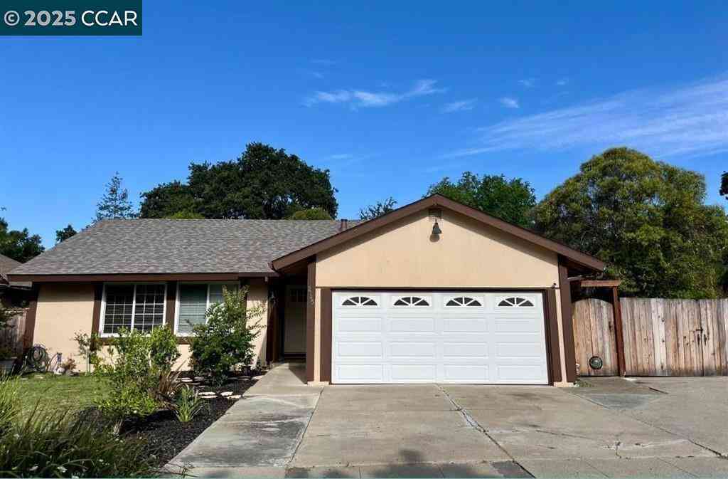 Homes For Sale - 2745 Minert Rd<br/> Concord, CA 94518