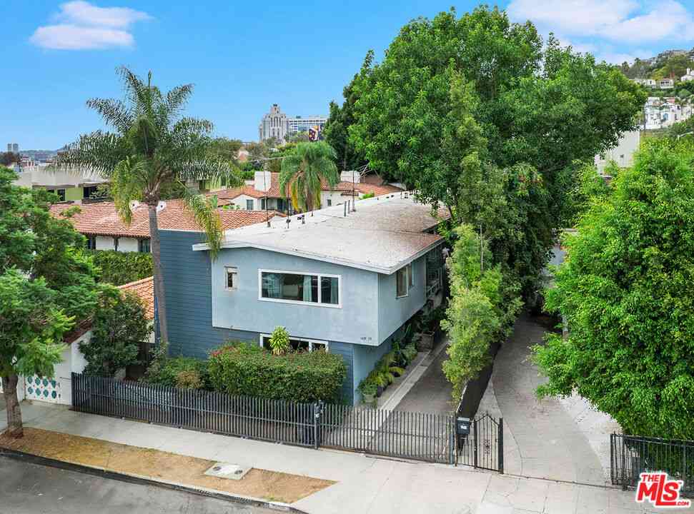 Homes For Sale - 1477 Havenhurst Drive<br/> Los Angeles, CA 90046