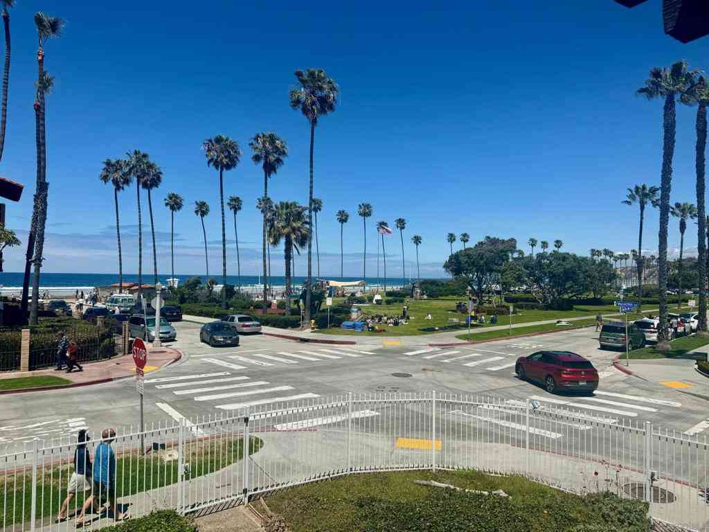 Homes For Rent - 8151 Camino Del Oro<br/> La Jolla, CA 92037