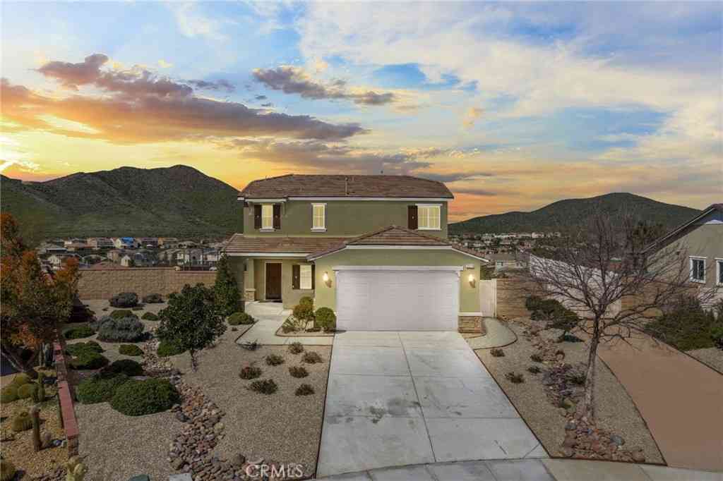 Homes For Sale - 35178 Fennel Lane<br/> Lake Elsinore, CA 92532
