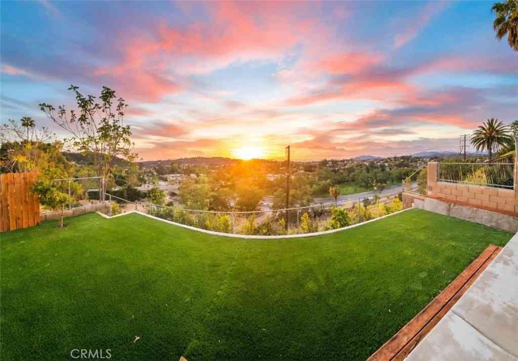 Multifamily For Sale - 6141 Toltec<br/> Los Angeles, CA 90042