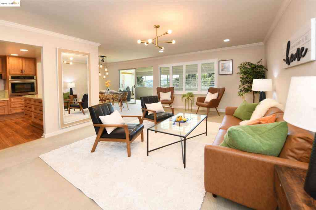 Condo For Rent - 1910 Skycrest Dr<br/> Walnut Creek, CA 94595
