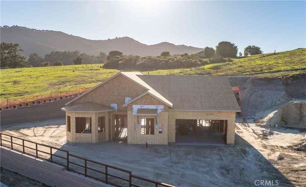 Homes For Sale - 6741 Tierras Altas Lane<br/> San Luis Obispo, CA 93405