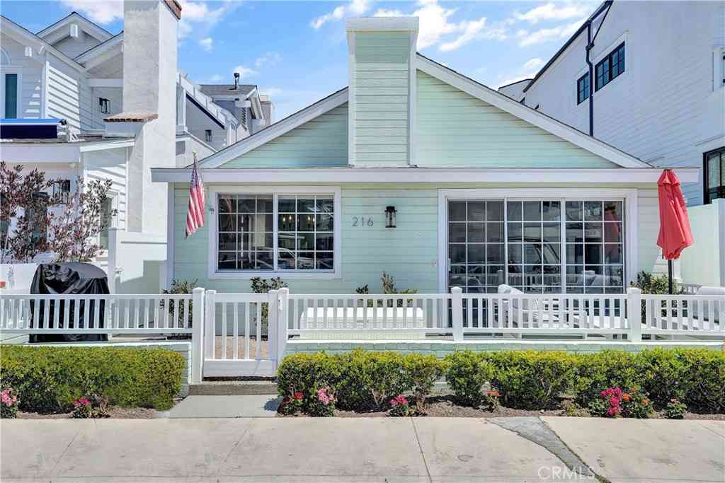 Multifamily For Rent - 216 Collins<br/> Newport Beach, CA 92662