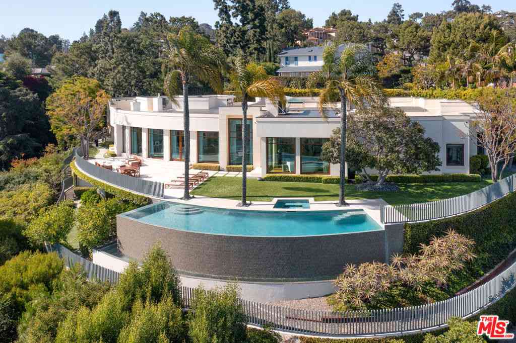 Homes For Rent - 1118 Calle Vista Drive<br/> Beverly Hills, CA 90210