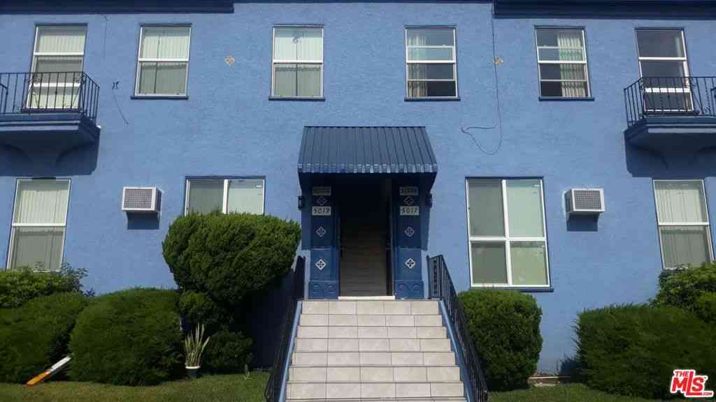 Condo For Rent - 5017 Crenshaw Boulevard #1/2<br/> Los Angeles, CA 90043