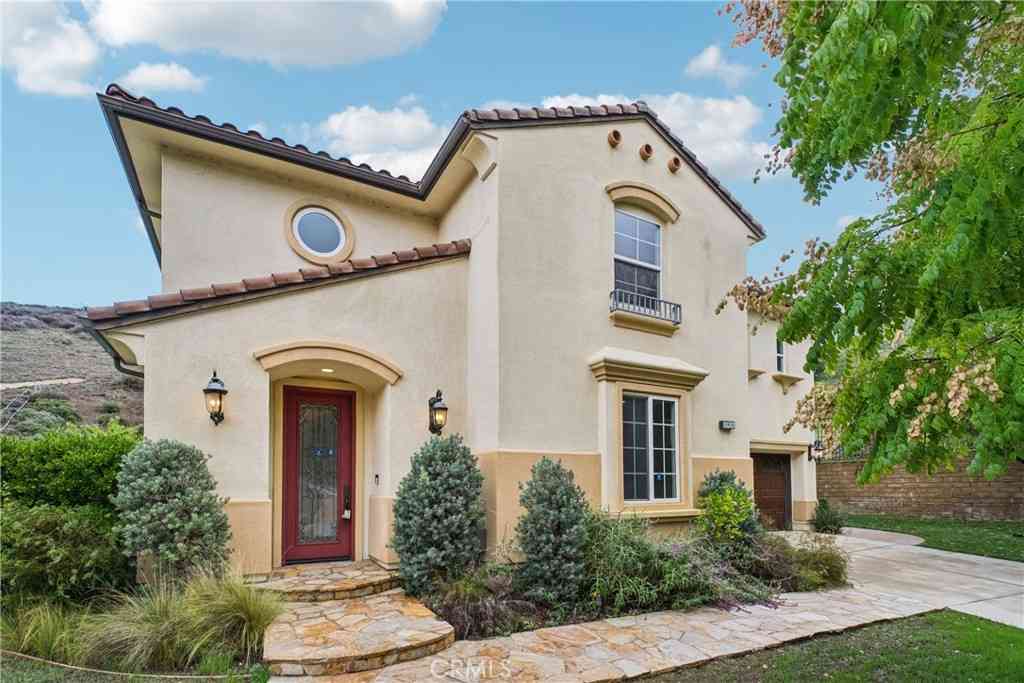 Homes For Sale - 1908 Hazel Nut Court<br/> Agoura Hills, CA 91301