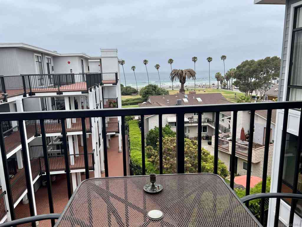 Homes For Rent - 8263 Camino Del Oro #477<br/> La Jolla, CA 92037