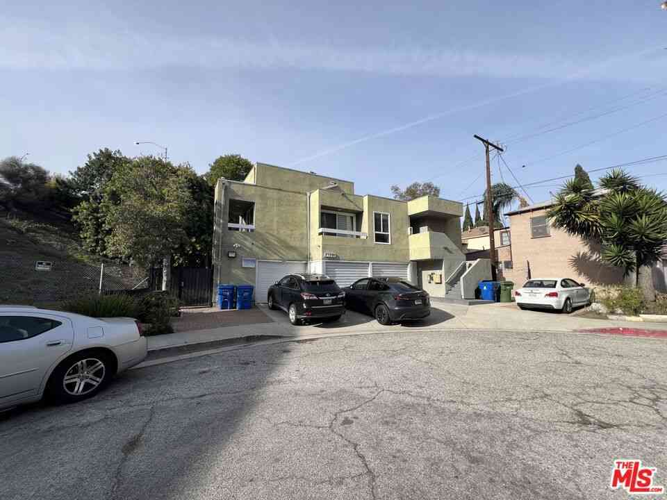 Homes For Sale - 11209 Sardis Avenue<br/> Los Angeles, CA 90064