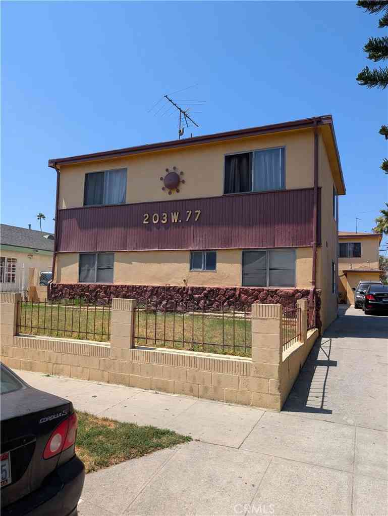 Homes For Sale - 203 W 77th St Street W<br/> Los Angeles, CA 90003