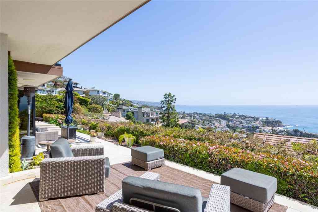 Homes For Rent - 1401 Emerald Bay<br/> Laguna Beach, CA 92651