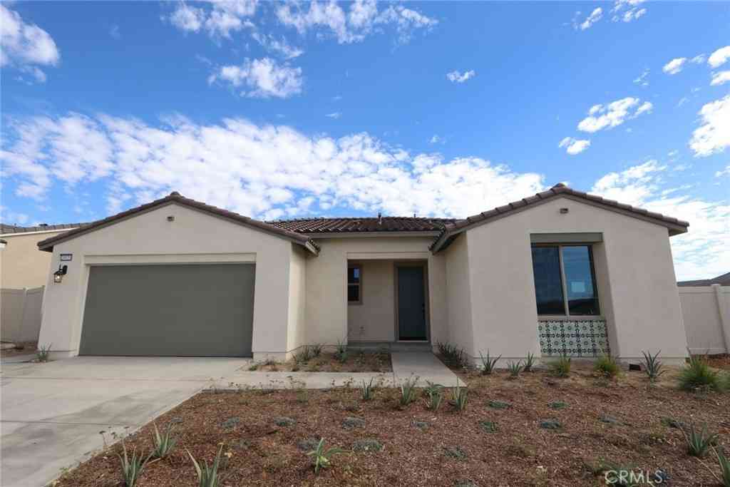 Homes For Sale - 28820 Ridgerock Court<br/> Canyon Country, CA 91350