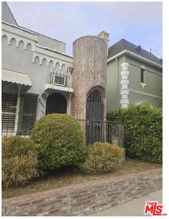 Homes For Rent - 6407 Orange Street Street<br/> Los Angeles, CA 90048