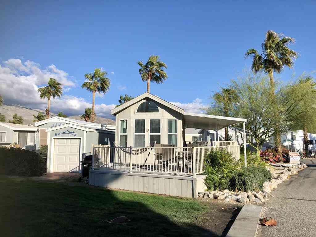 Mobile Home For Sale - 74711 Dillon Rd Spc 103<br/> Desert Hot Springs, CA 92241