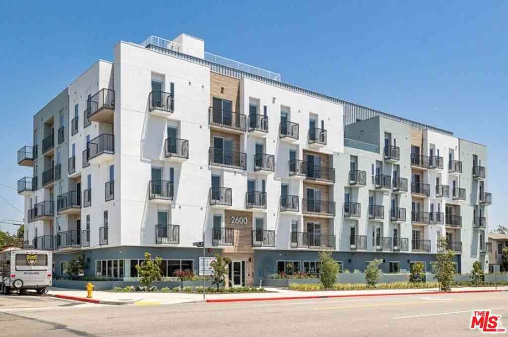 Condo For Rent - 2600 S Sepulveda Boulevard #UNIT 501<br/> Los Angeles, CA 90064