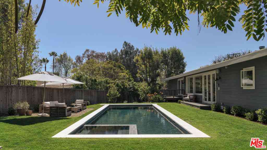 Homes For Rent - 6750 Fernhill Drive<br/> Malibu, CA 90265