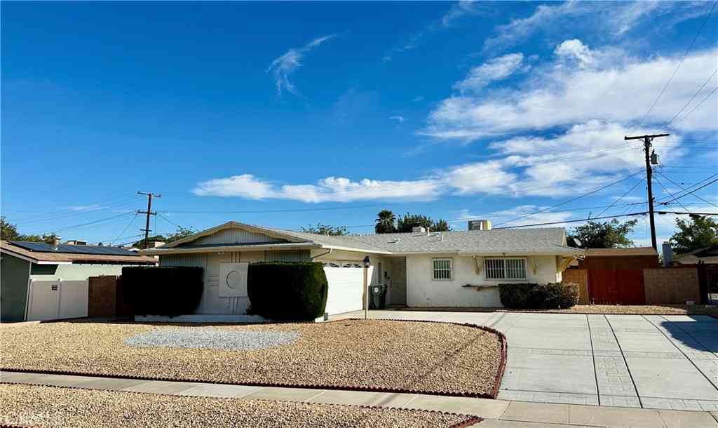 Homes For Sale - 15699 La Verida<br/> Victorville, CA 92395