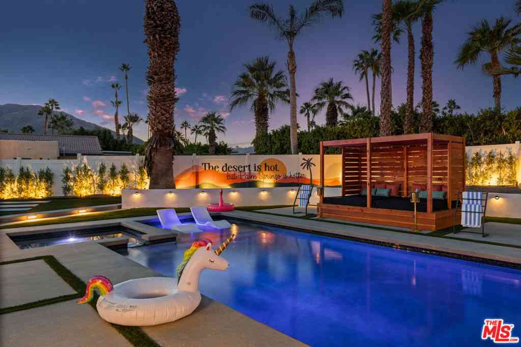 Homes For Sale - 1170 E El Conquistador<br/> Palm Springs, CA 92262