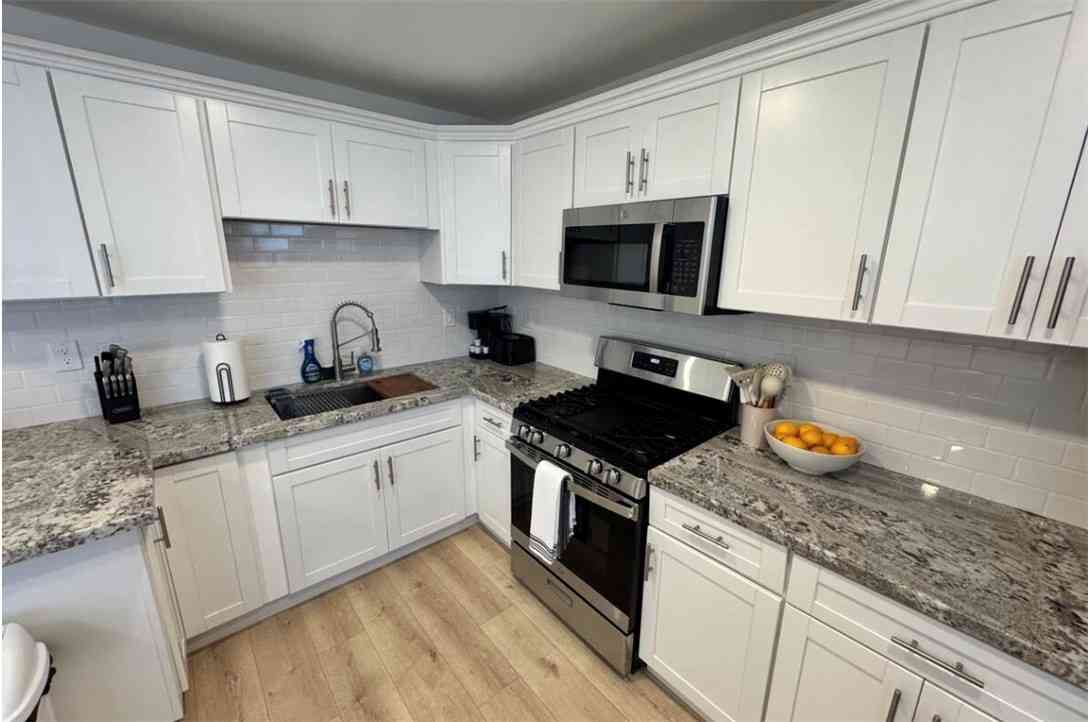 Multifamily For Rent - 123 6th Street<br/> Huntington Beach, CA 92648