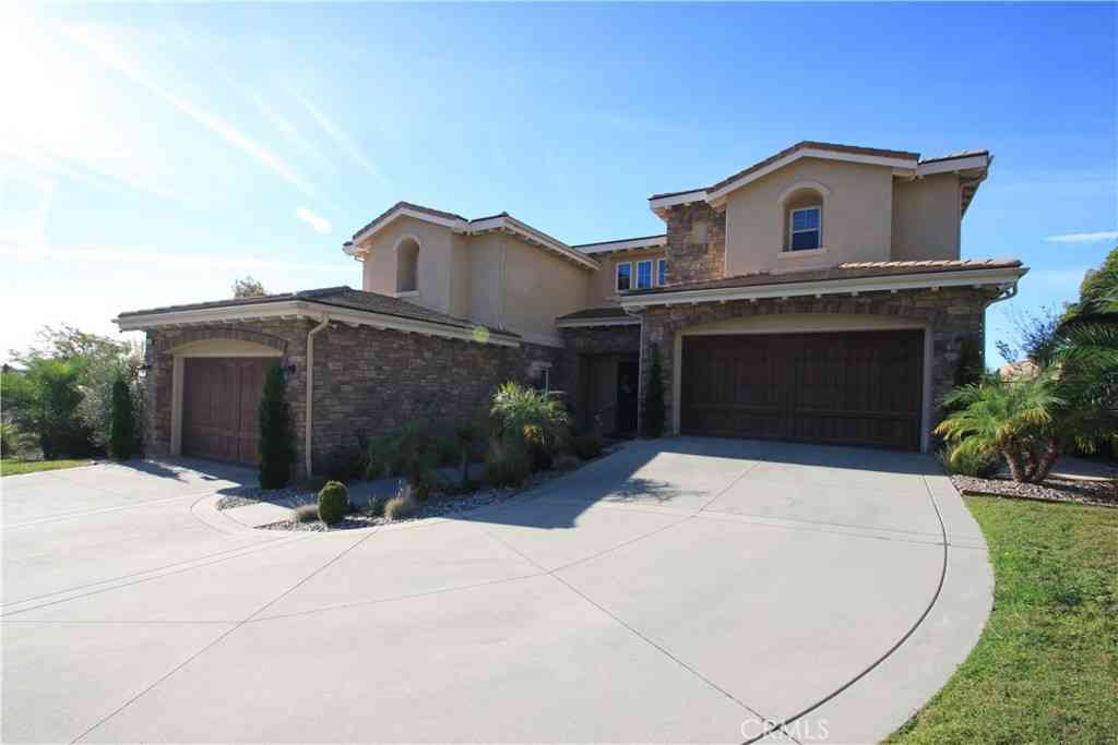 Homes For Sale - 5016 Corral Court<br/> Rancho Cucamonga, CA 91737