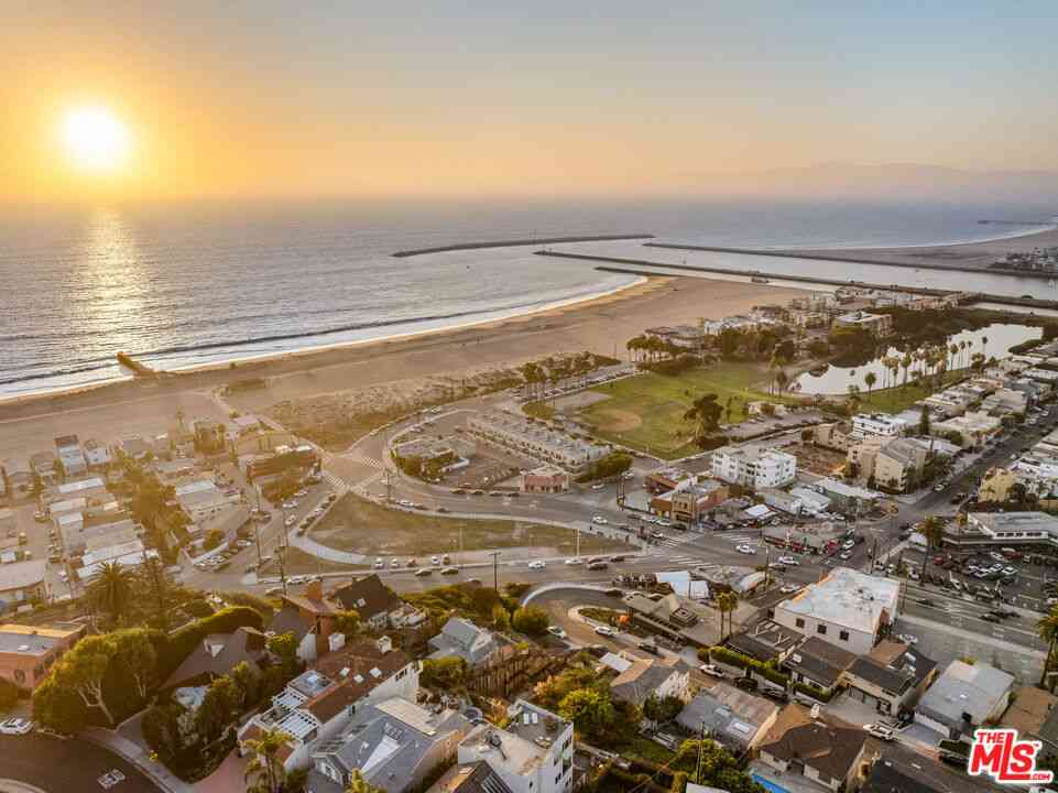 Vacant Land For Sale - 210 Montreal Street<br/> Los Angeles County, Los Angeles, CA 90293