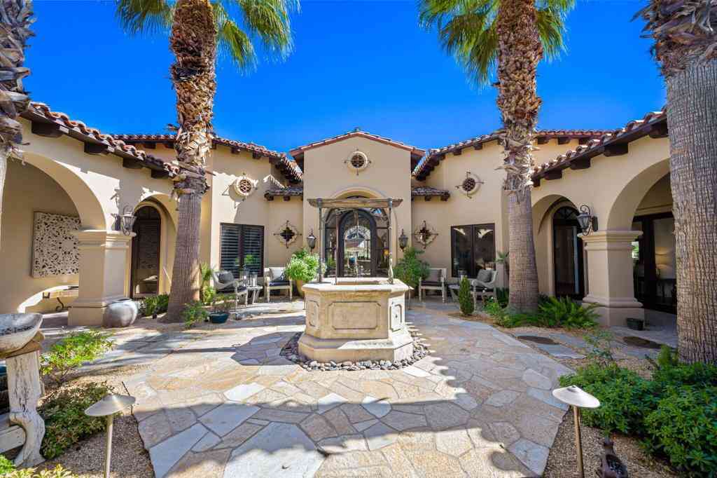 Homes For Sale - 53330 Del Gato Drive<br/> La Quinta, CA 92253