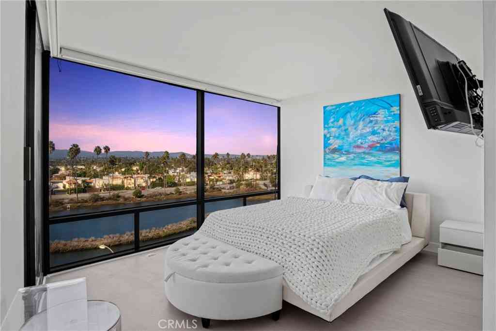 Condo For Sale - 4265 Marina City Dr. #207<br/> Marina Del Rey, CA 90292
