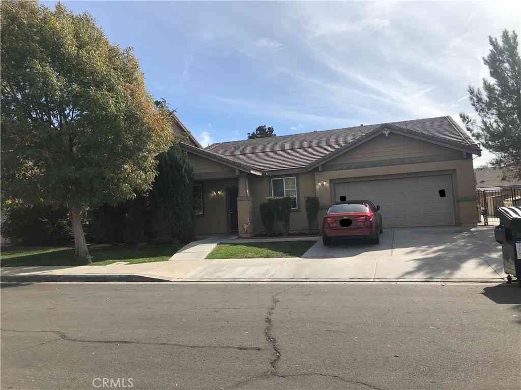 Homes For Sale - 3032 W Milling Street<br/> Lancaster, CA 93536