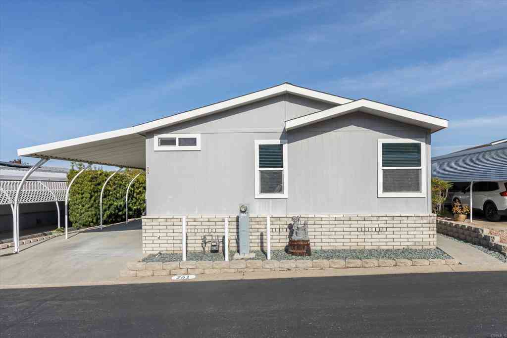 Mobile Home For Sale - 525 W El Norte Pkwy. #261<br/> Escondido, CA 92026