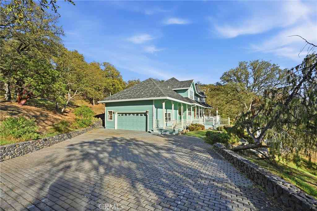 Homes For Sale - 17785 Foothill Court<br/> Hidden Valley Lake, CA 95467