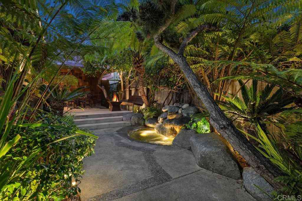 Homes For Sale - 36-2034 Mackinnon Avenue<br/> Cardiff By The Sea, CA 92007