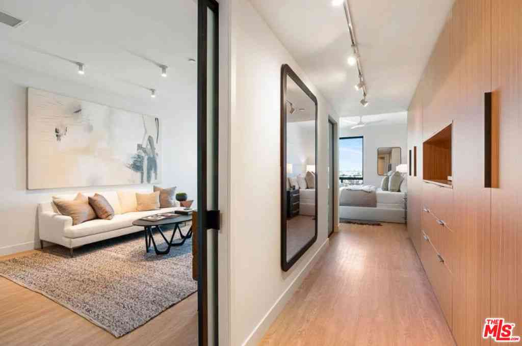 Condo For Rent - 3688 Overland Ave #322<br/> Los Angeles, CA 90034