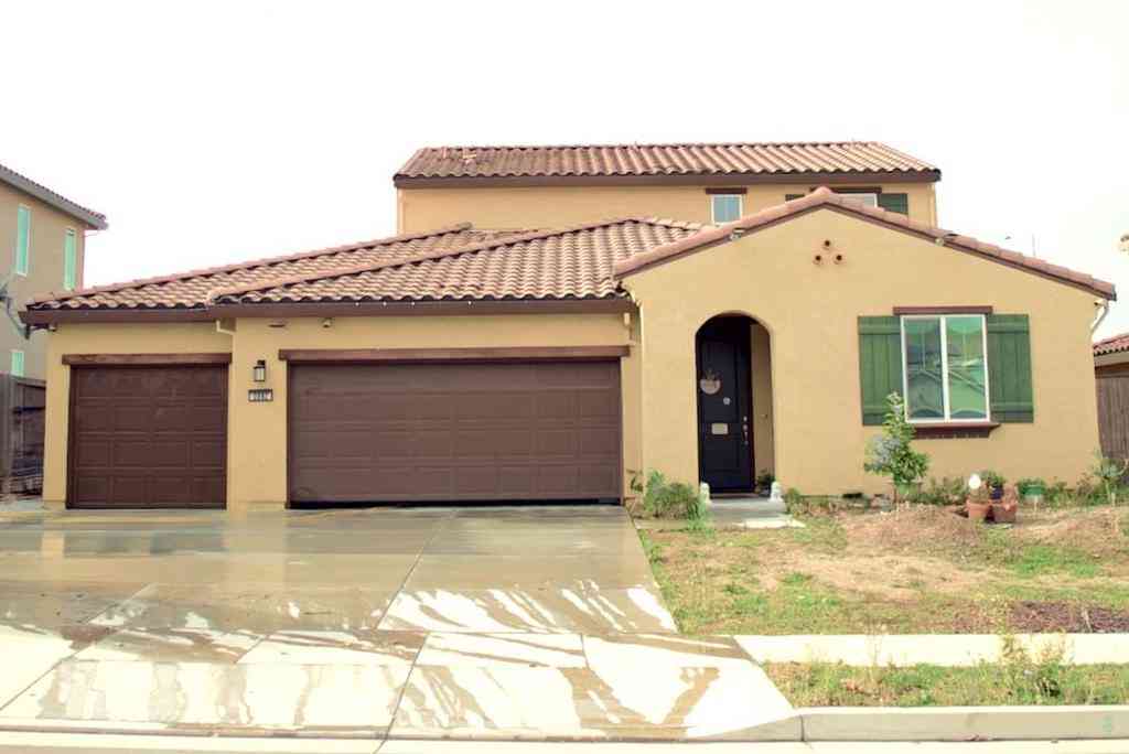 Homes For Sale - 3082 Palomino Way<br/> Hollister, CA 95023