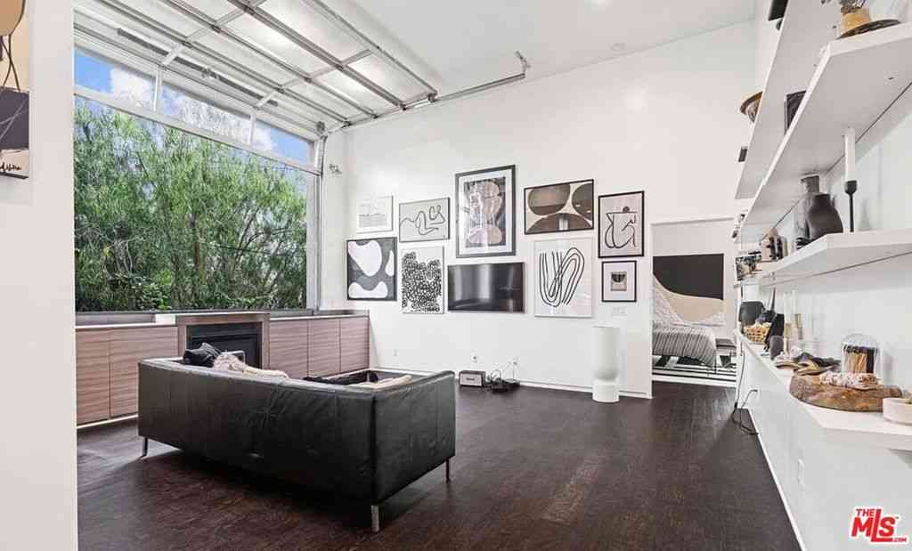 Homes For Rent - 615 6th Avenue #1/2<br/> Venice, CA 90291