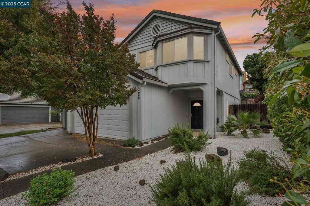 Homes For Sale - 2099 Marshall Road<br/> Vacaville, CA 95687