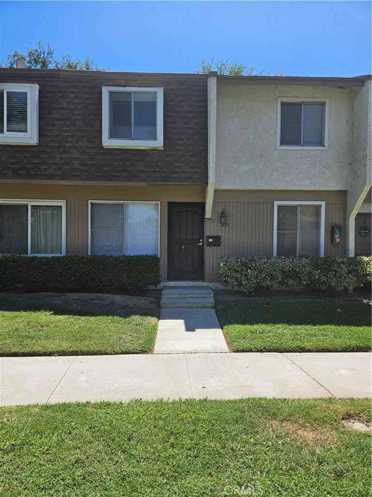 Townhouse For Rent - 1151 Clark Street<br/> Riverside, CA 92501