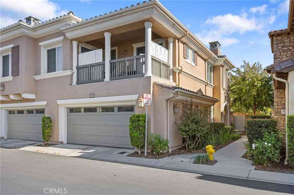 Homes For Sale - 23868 Toscana Dr<br/> Valencia, CA 91354