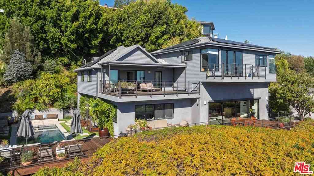 Homes For Sale - 8951 St Ives Drive<br/> Los Angeles County, West Hollywood, CA 90069