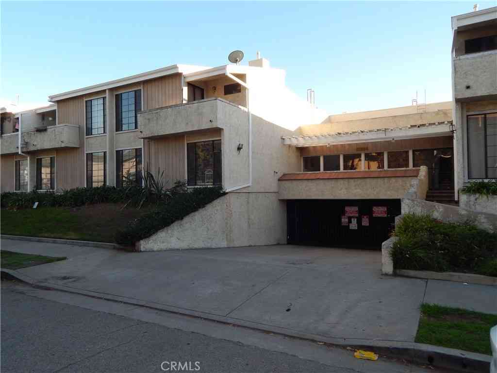 Condo For Rent - 11834 Gilmore<br/> North Hollywood, CA 91606