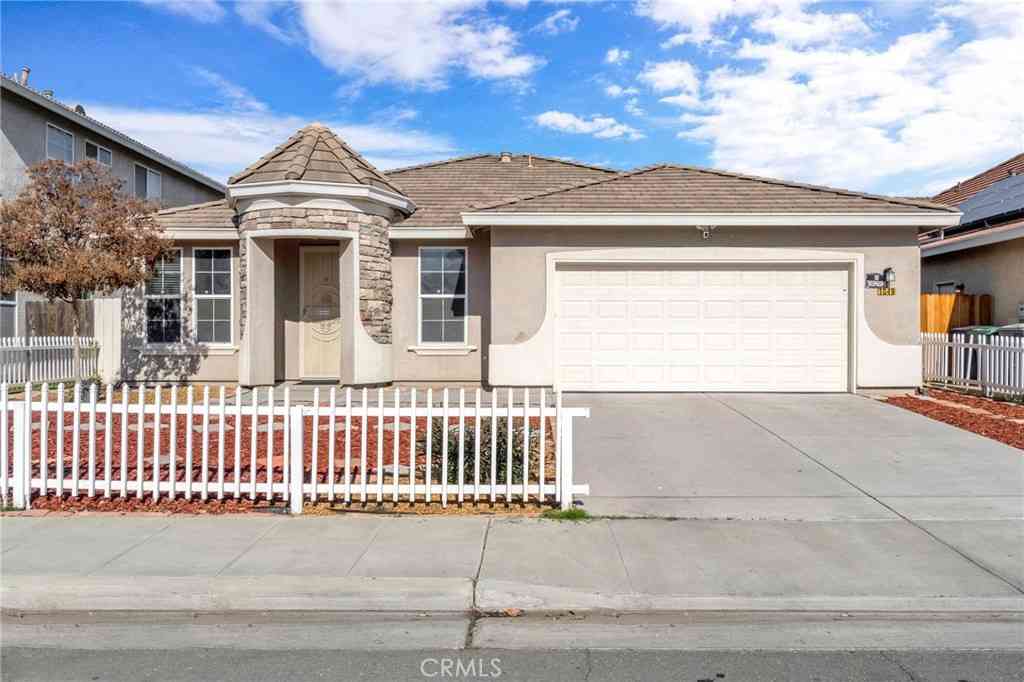 Homes For Sale - 1049 Stanford<br/> Madera, CA 93637