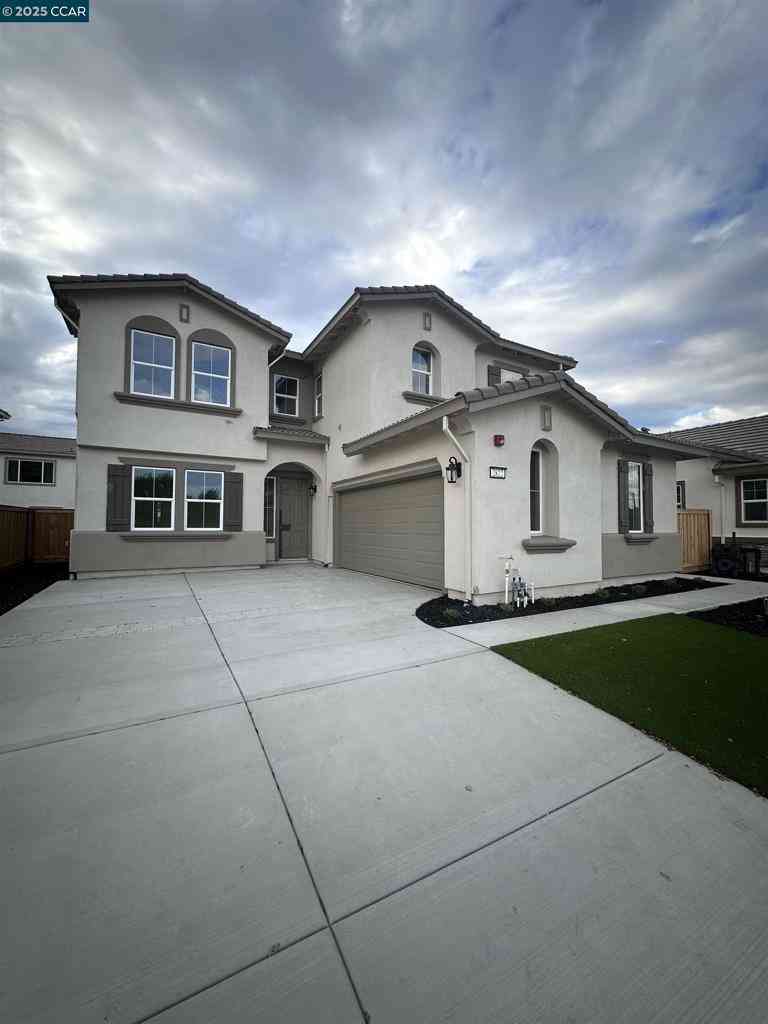 Homes For Sale - 2822 Moonflower Street<br/> Yolo County, West Sacramento, CA 95691
