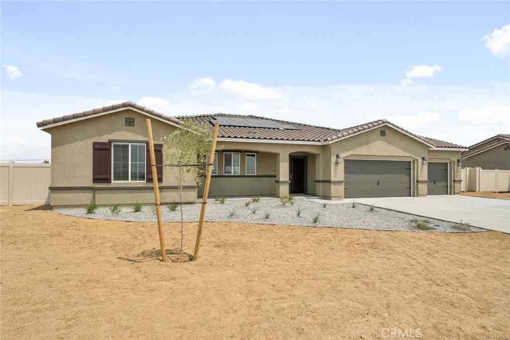 Homes For Sale - 14829 Desert Lily Court<br/> Apple Valley, CA 92307