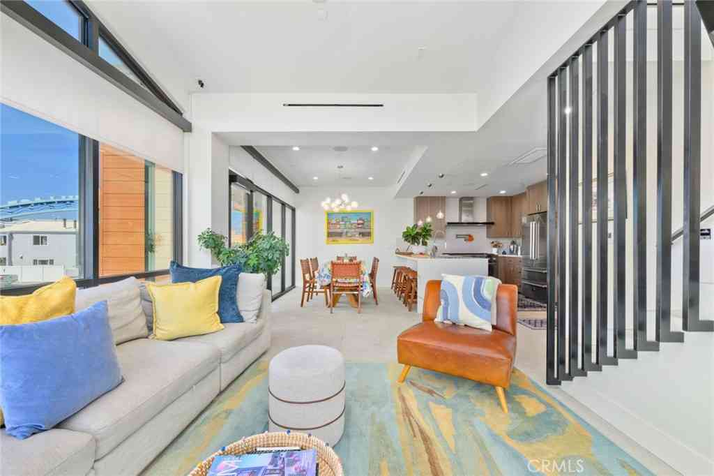 Condo For Rent - 504 E Balboa Blvd<br/> Newport Beach, CA 92661