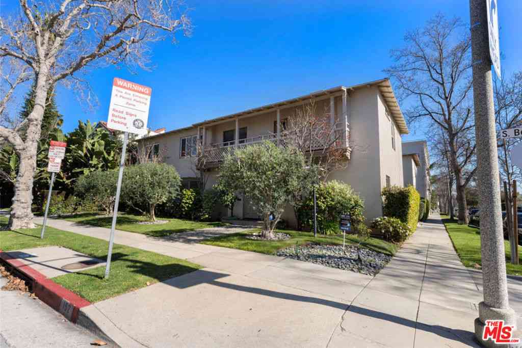 Condo For Rent - 9623 Charleville Boulevard<br/> Beverly Hills, CA 90212