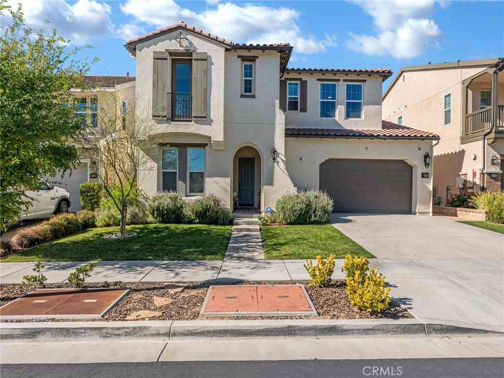 Homes For Sale - 27741 Claremore<br/> Santa Clarita, CA 91350