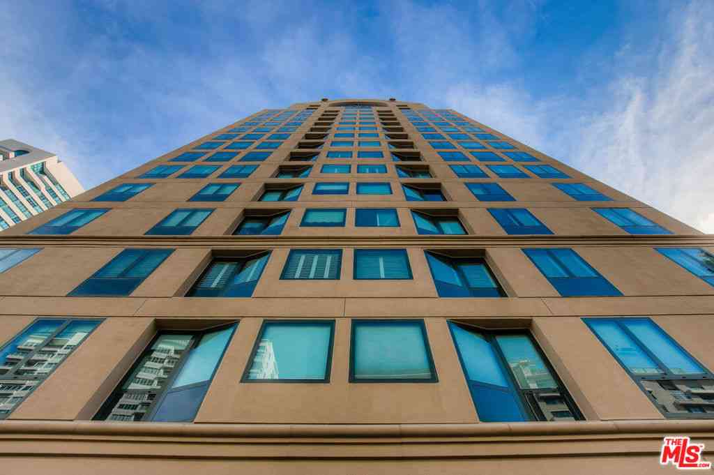 Condo For Sale - 10520 Wilshire Boulevard #905<br/> Los Angeles, CA 90024