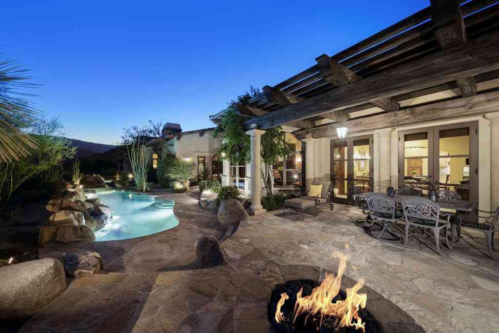 Homes For Sale - 49518 Hidden Valley Trail N<br/> Indian Wells, CA 92210