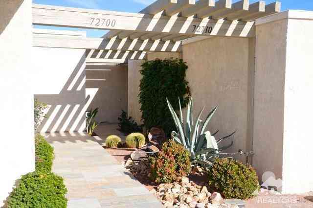 Townhouse For Rent - 72710 Yucca Court<br/> Palm Desert, CA 92260